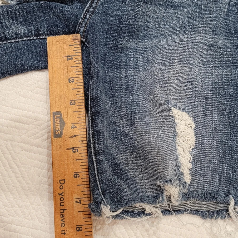 Rock & Republic Indee Distressed Jean Shorts Stretch Denim Size 6 - Picture 8 of 9